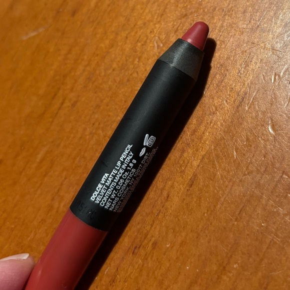 NARS Velvet Matte Lip Pencil Dolce Vita - Picture 11 of 16